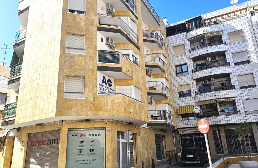 Resale - Apartment - Torrevieja - Centro