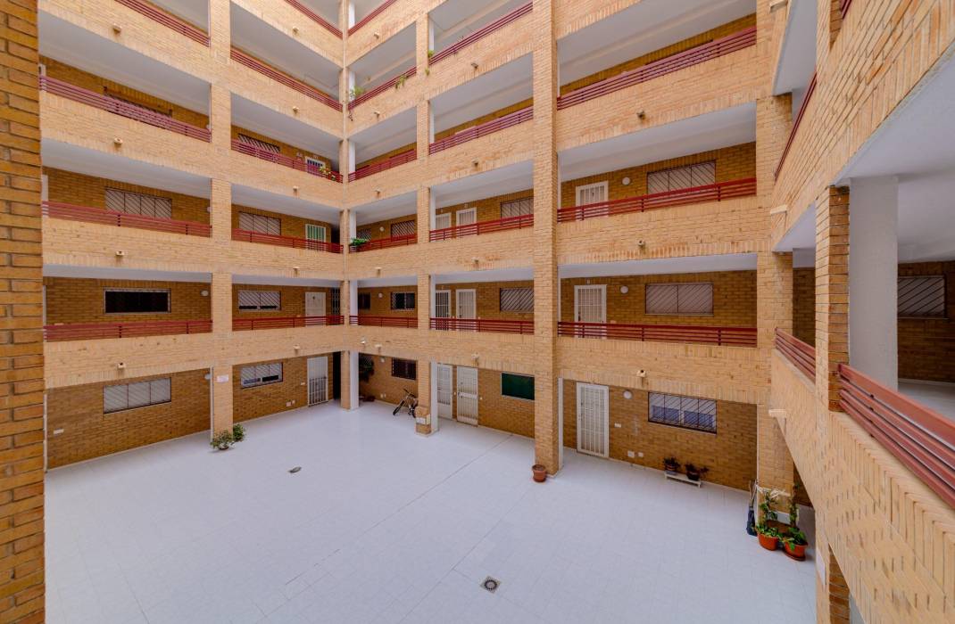 Resale - Apartment - Torrevieja - Centro