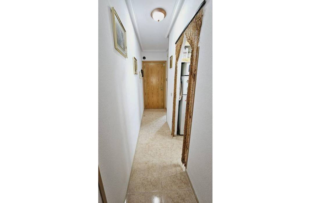 Resale - Apartment - Torrevieja - Centro