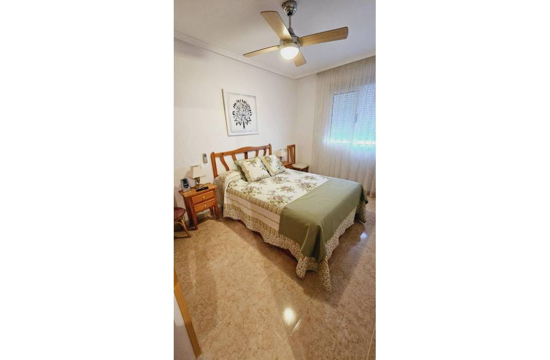 Resale - Apartment - Torrevieja - Centro