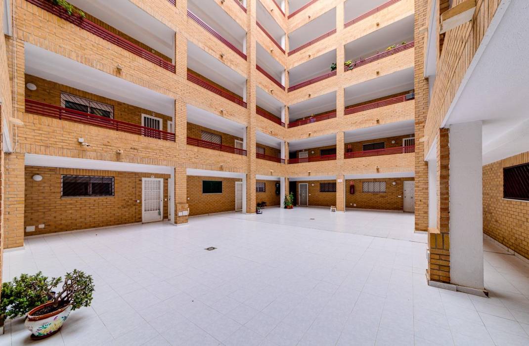 Resale - Apartment - Torrevieja - Centro