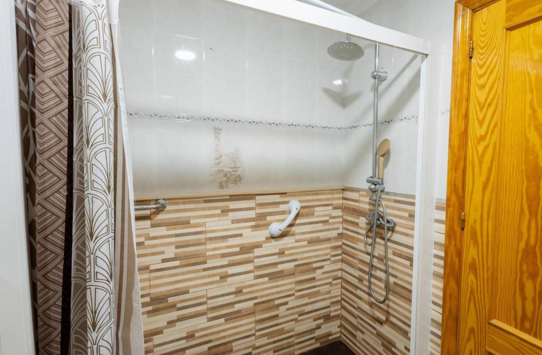 Resale - Apartment - Torrevieja - Centro