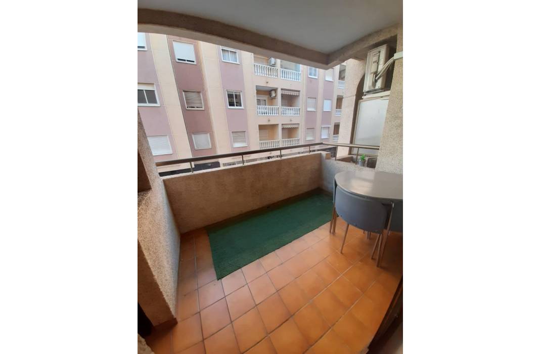 Resale - Apartment - Torrevieja - Centro