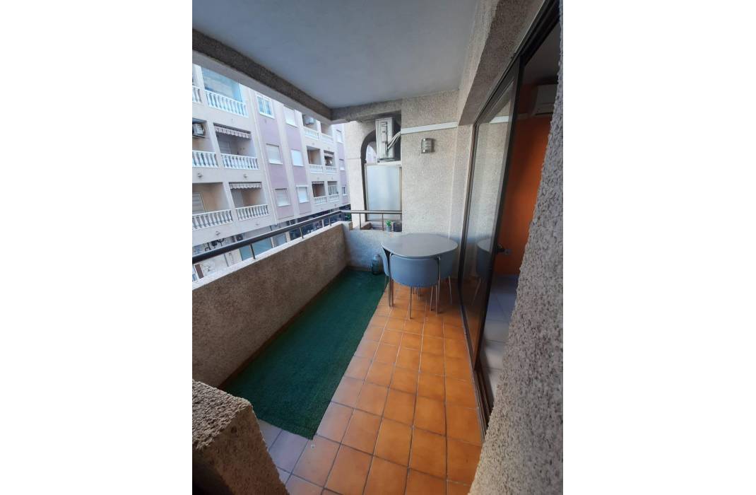 Resale - Apartment - Torrevieja - Centro