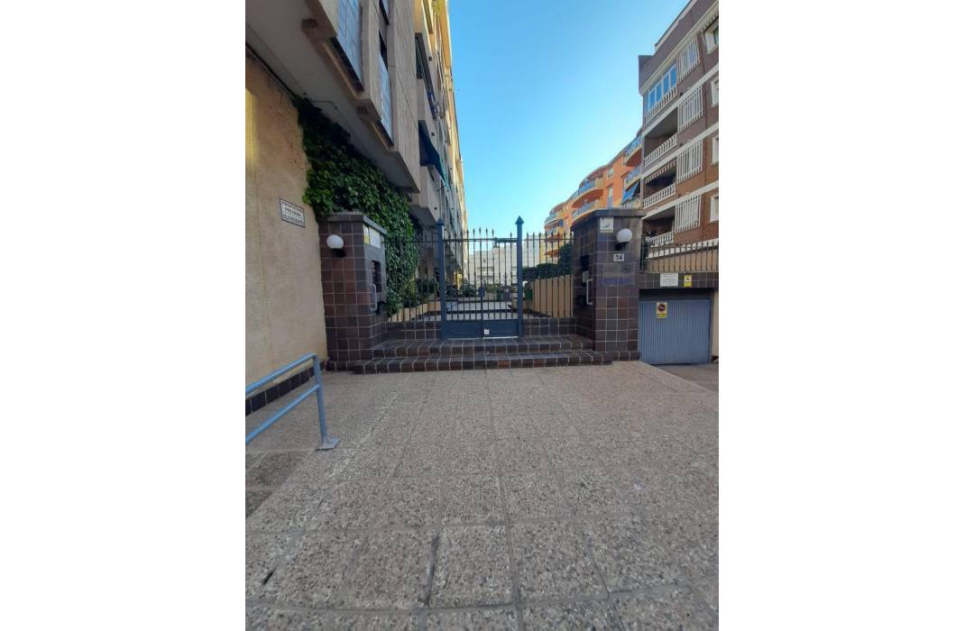 Resale - Apartment - Torrevieja - Centro