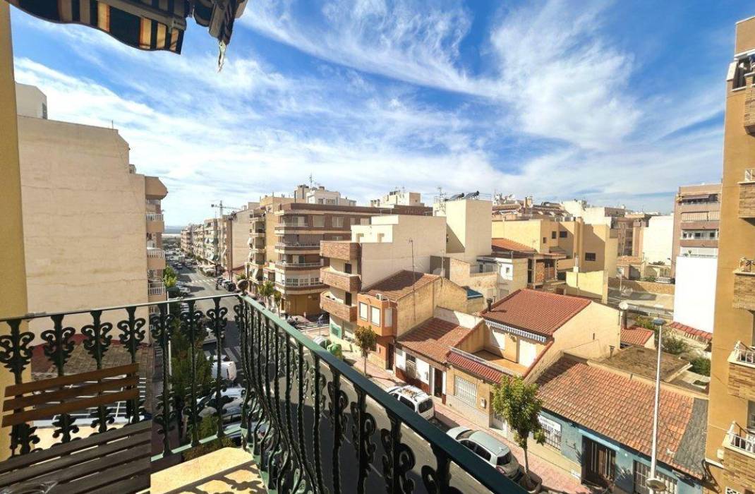 Resale - Apartment - Torrevieja - Centro