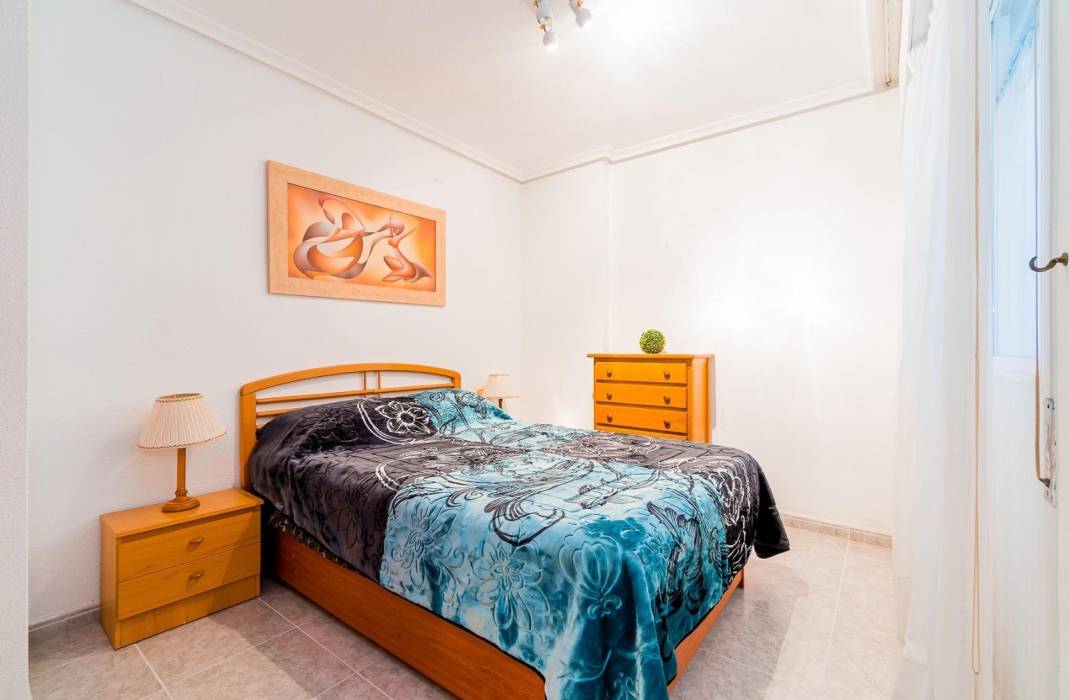 Resale - Apartment - Torrevieja - Estacion de autobuses