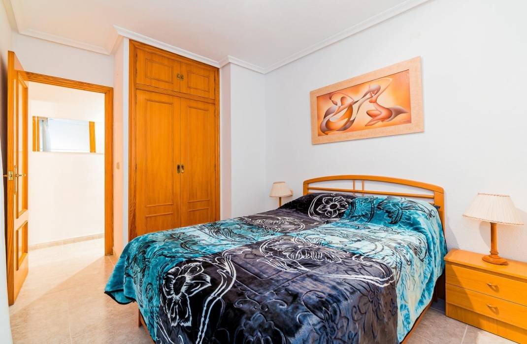 Resale - Apartment - Torrevieja - Estacion de autobuses