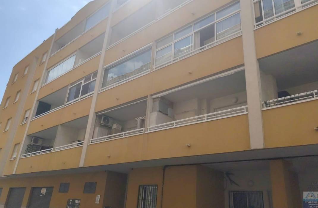 Resale - Apartment - Torrevieja - Estacion de autobuses