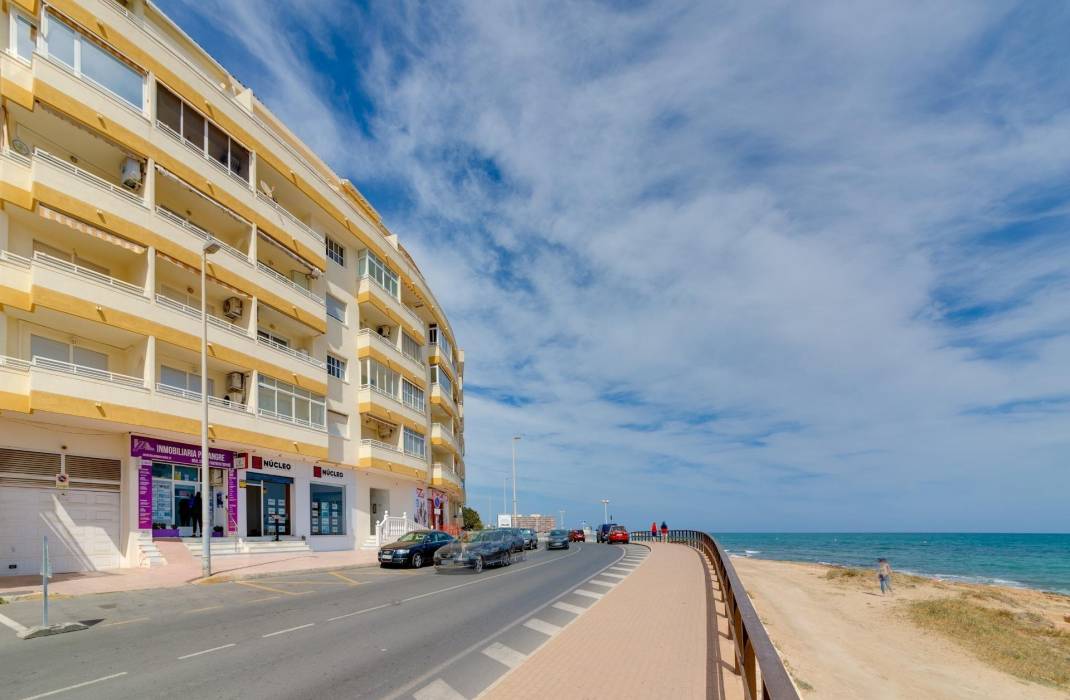 Resale - Apartment - Torrevieja - Estacion de autobuses