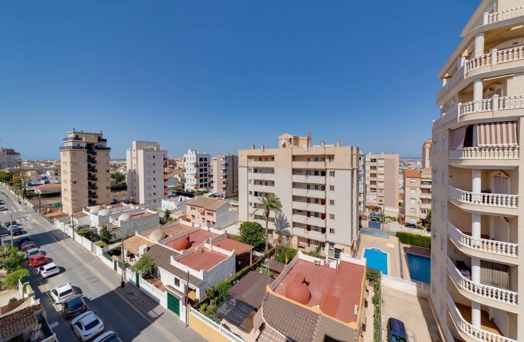 Resale - Apartment - Torrevieja - Estacion de autobuses