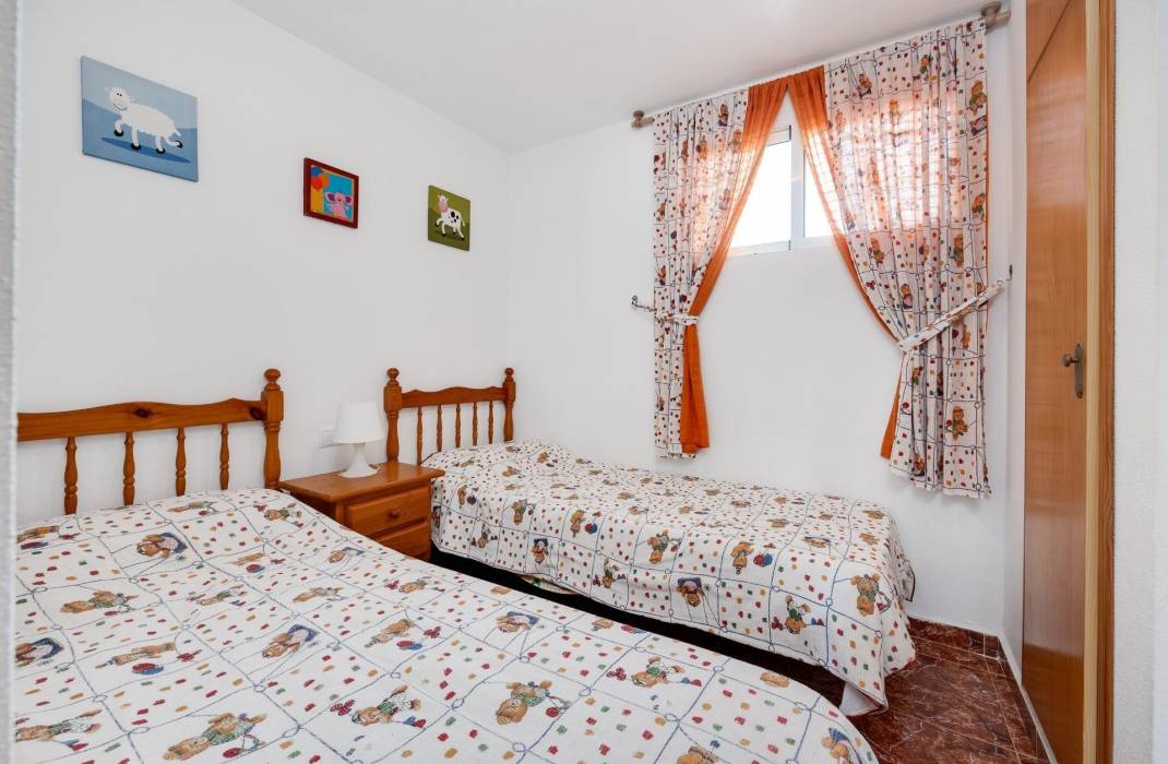 Resale - Apartment - Torrevieja - Estacion de autobuses