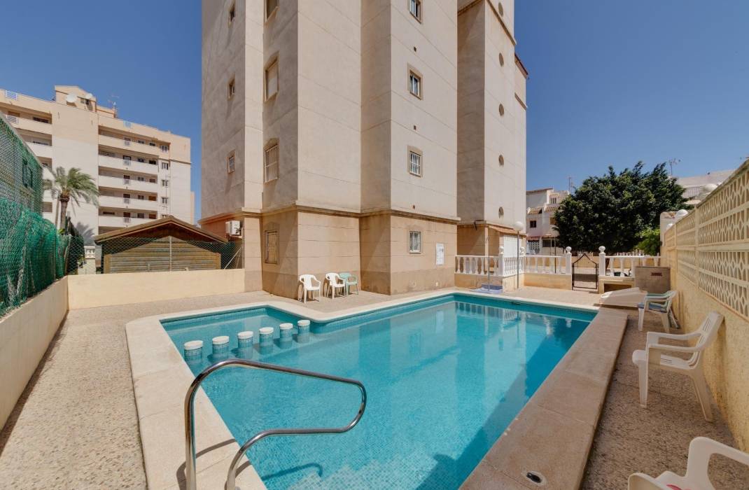 Resale - Apartment - Torrevieja - Estacion de autobuses