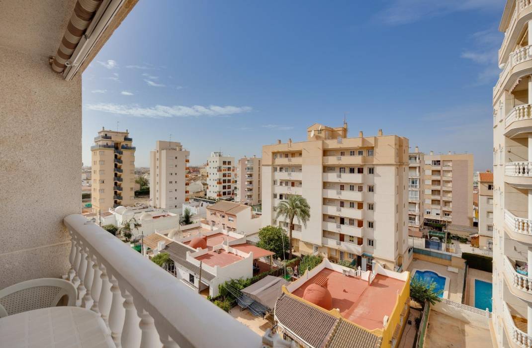 Resale - Apartment - Torrevieja - Estacion de autobuses