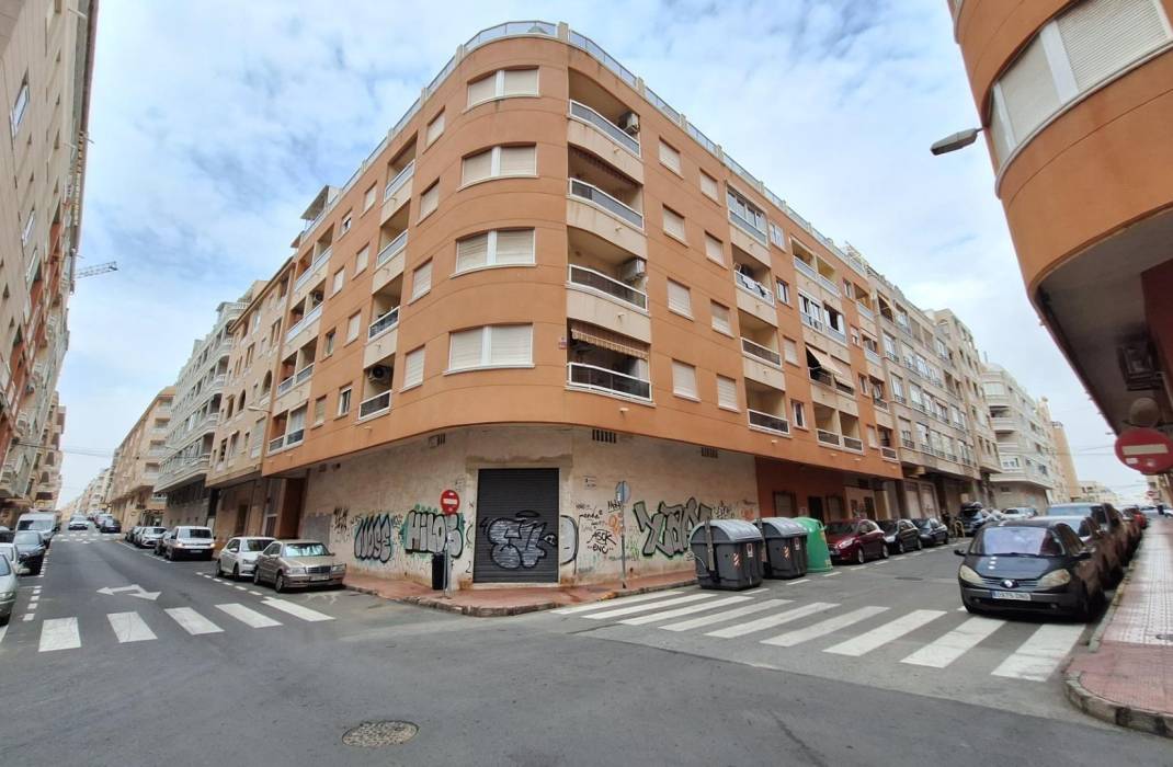 Resale - Apartment - Torrevieja - Estacion de autobuses