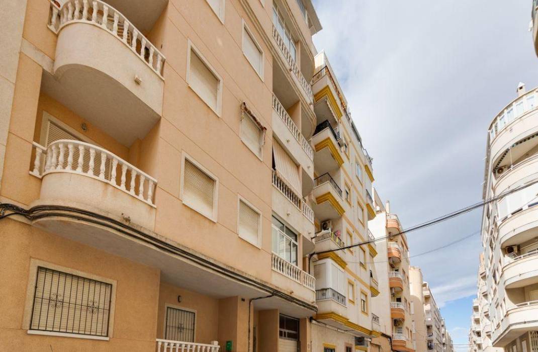 Resale - Apartment - Torrevieja - Estacion de autobuses