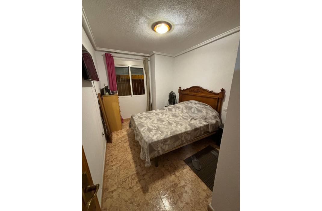 Resale - Apartment - Torrevieja - Estacion de autobuses