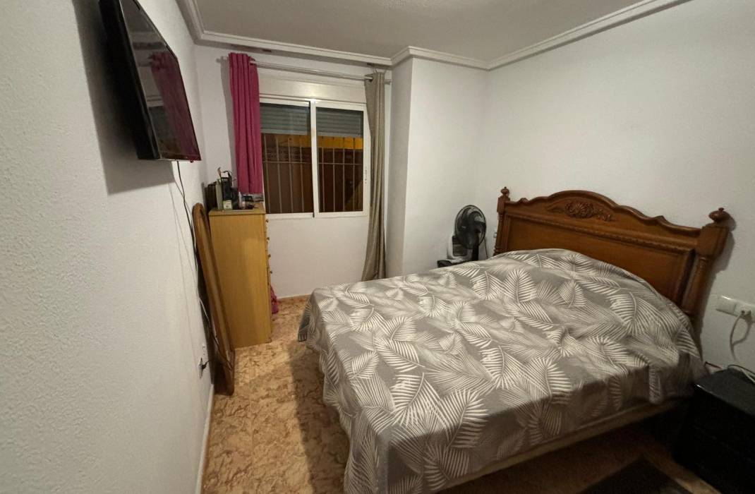 Resale - Apartment - Torrevieja - Estacion de autobuses