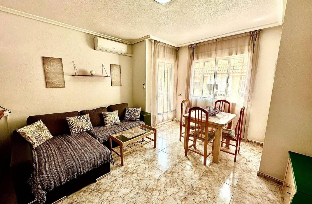 Resale - Apartment - Torrevieja - Estacion de autobuses