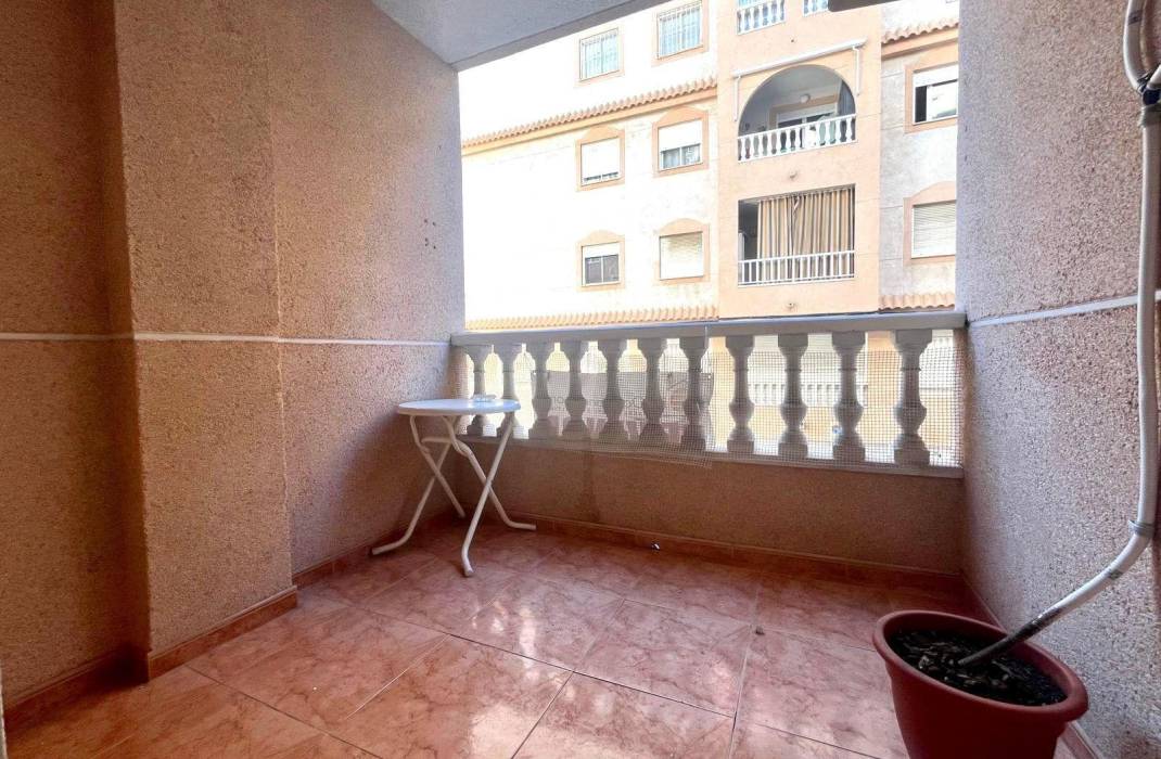 Resale - Apartment - Torrevieja - Estacion de autobuses