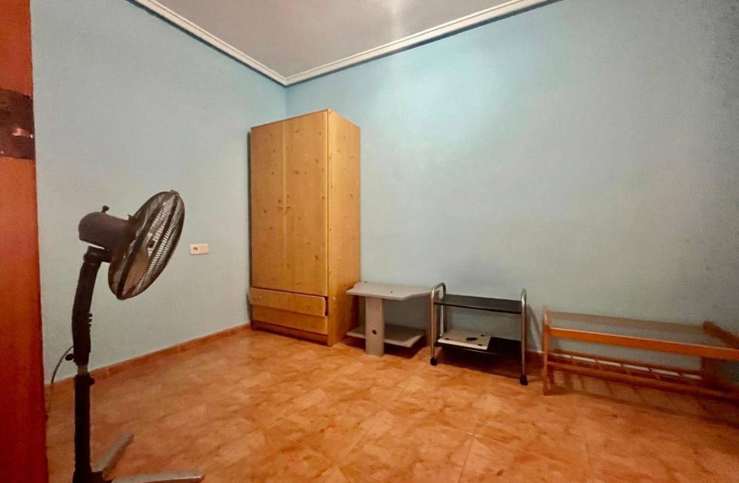 Resale - Apartment - Torrevieja - Estacion de autobuses