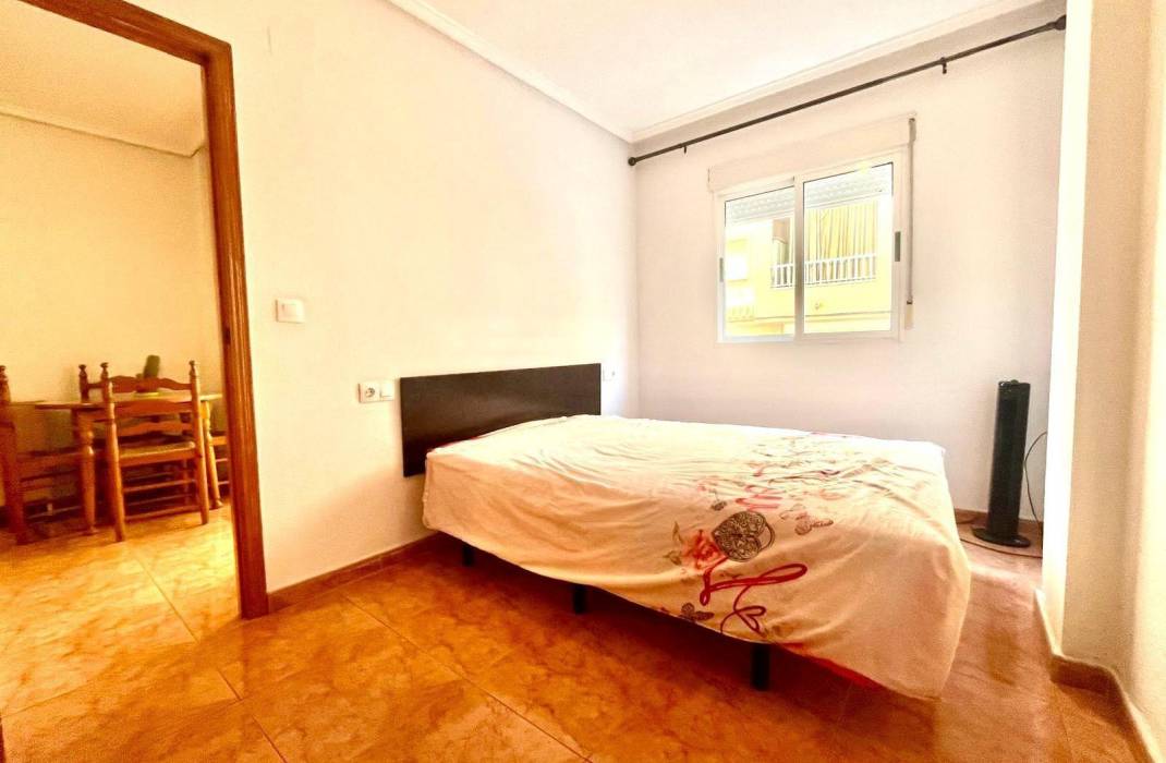 Resale - Apartment - Torrevieja - Estacion de autobuses