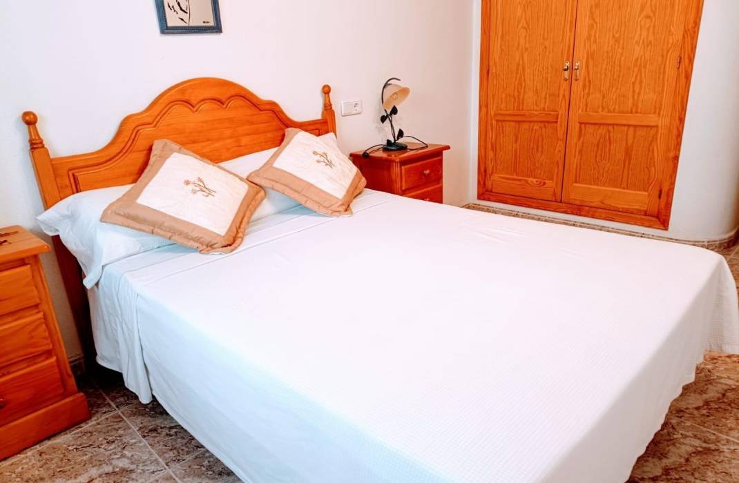 Resale - Apartment - Torrevieja - Estacion de autobuses