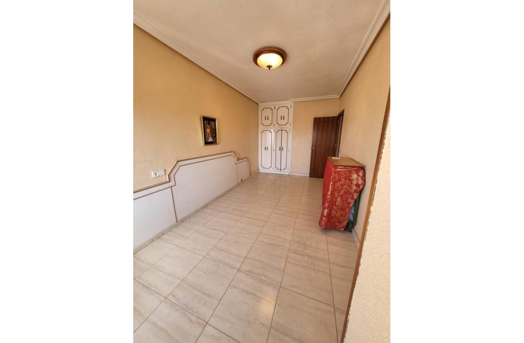 Resale - Apartment - Torrevieja - Habaneras