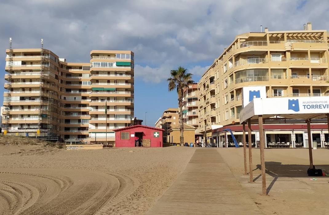 Resale - Apartment - Torrevieja - La Mata pueblo