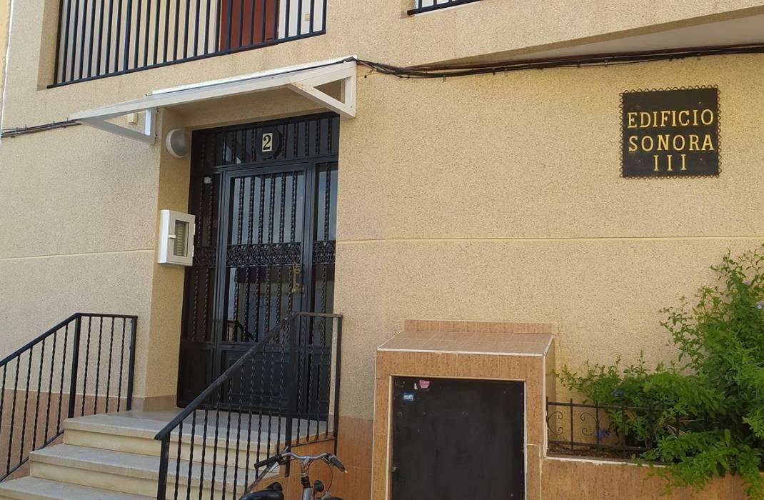 Resale - Apartment - Torrevieja - La Mata pueblo