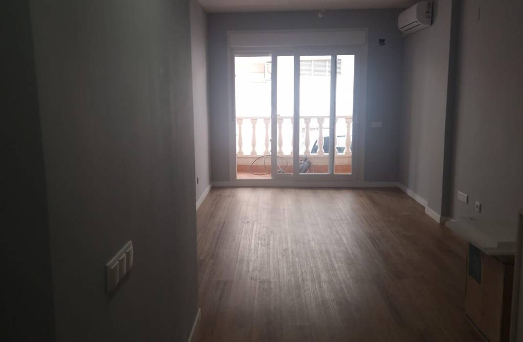 Resale - Apartment - Torrevieja - La Mata pueblo