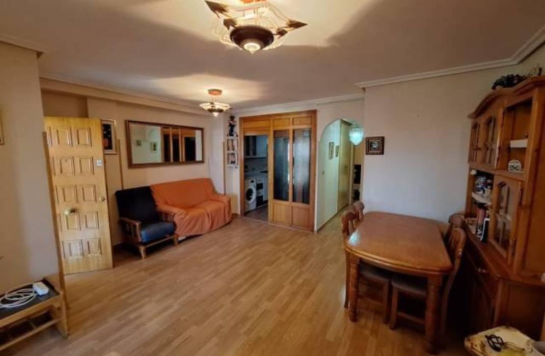 Resale - Apartment - Torrevieja - La Mata pueblo