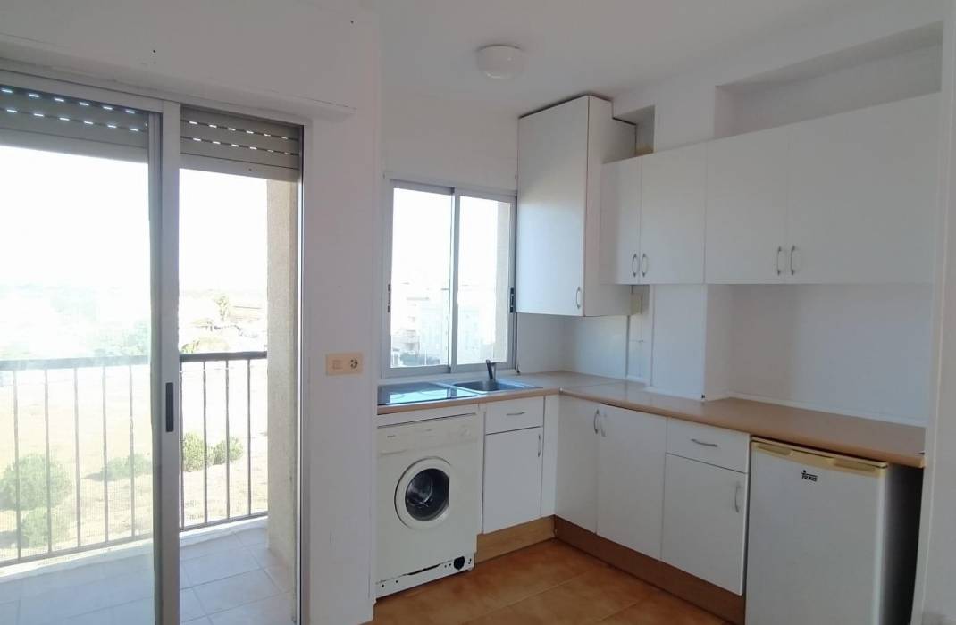 Resale - Apartment - Torrevieja - La Mata