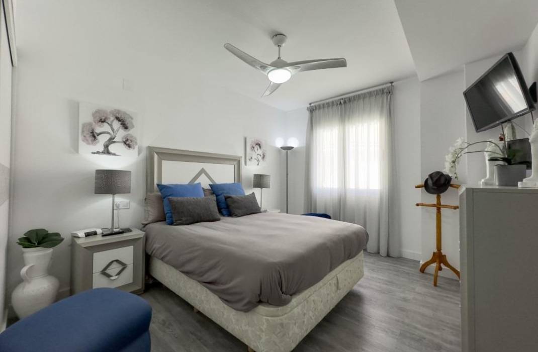 Resale - Apartment - Torrevieja - La Mata