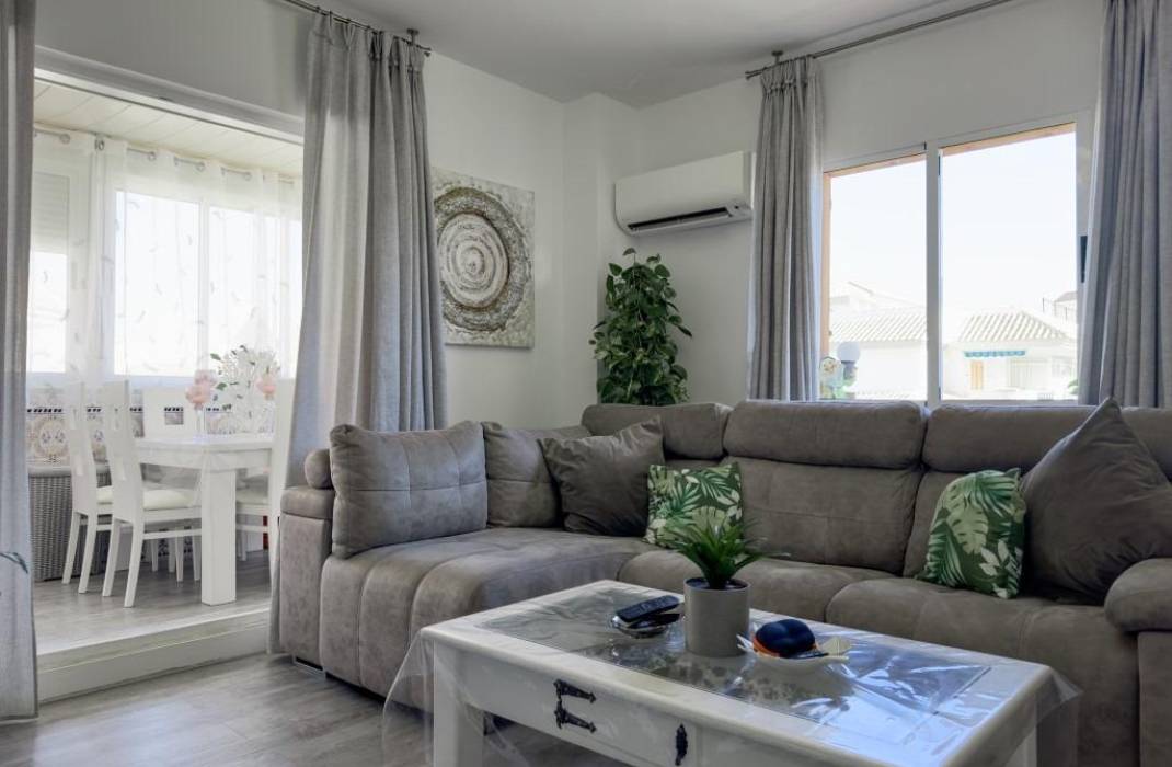 Resale - Apartment - Torrevieja - La Mata