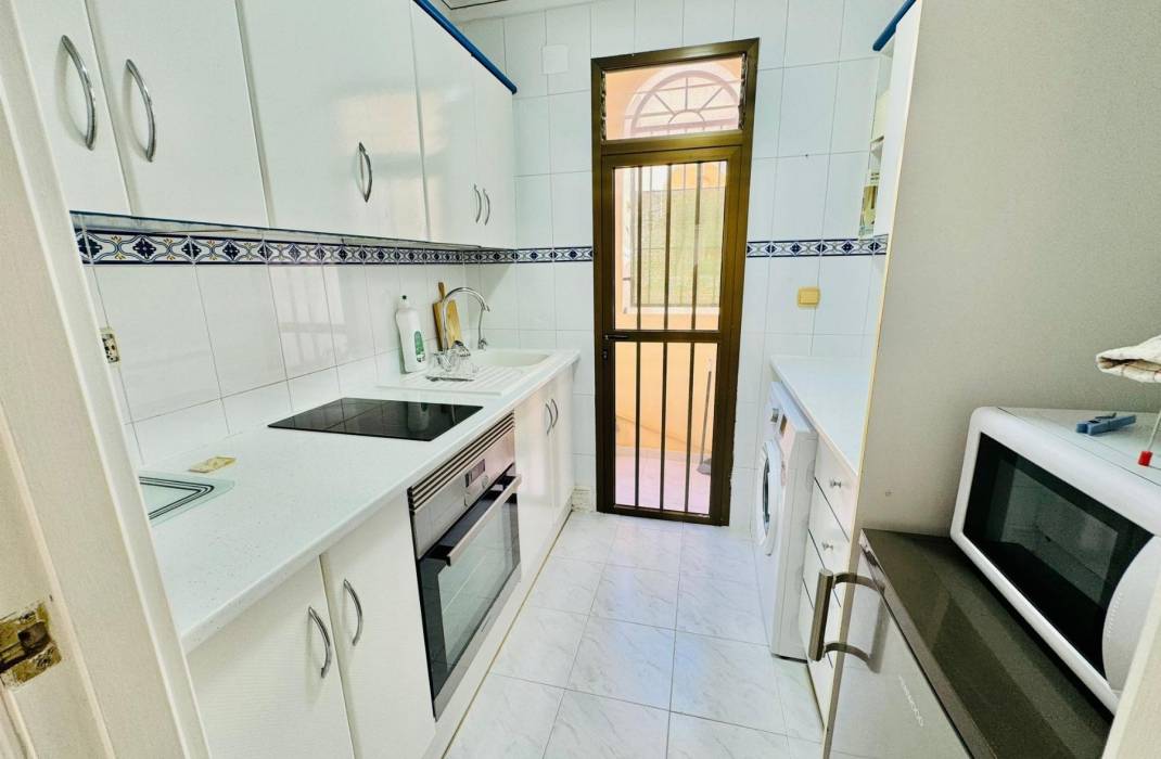 Resale - Apartment - Torrevieja - La veleta