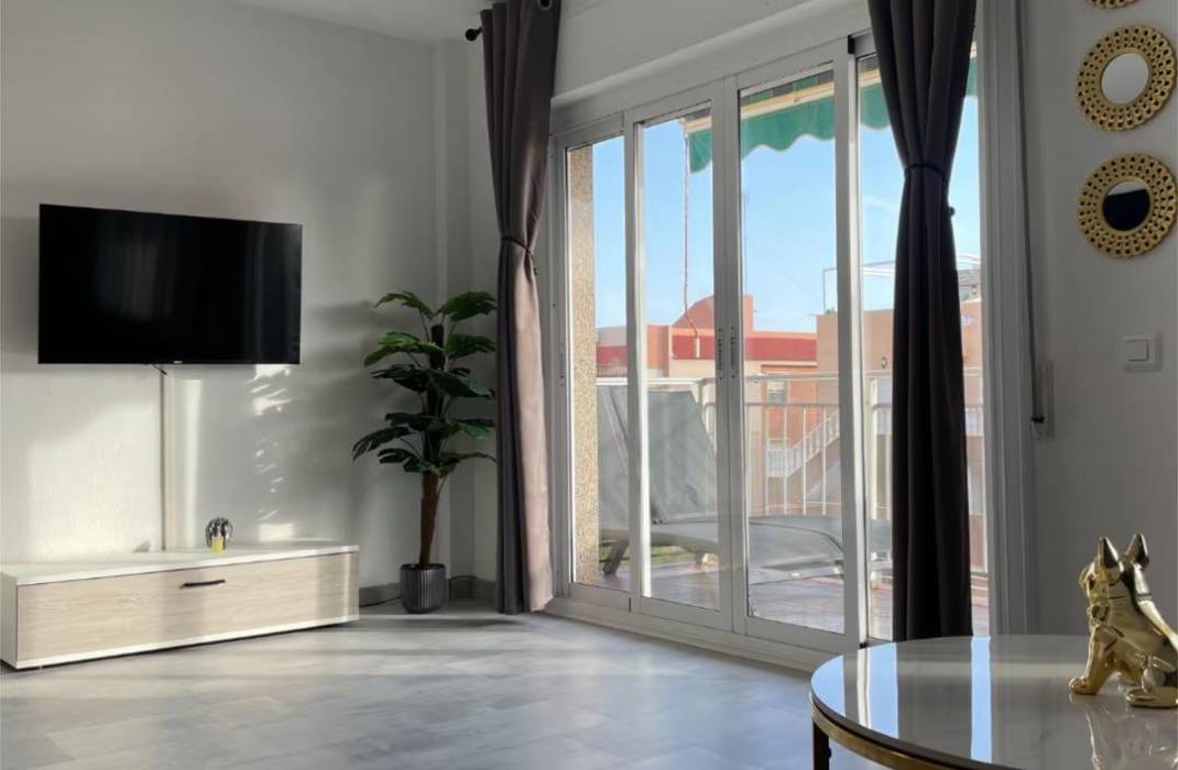 Resale - Apartment - Torrevieja - Los Europeos