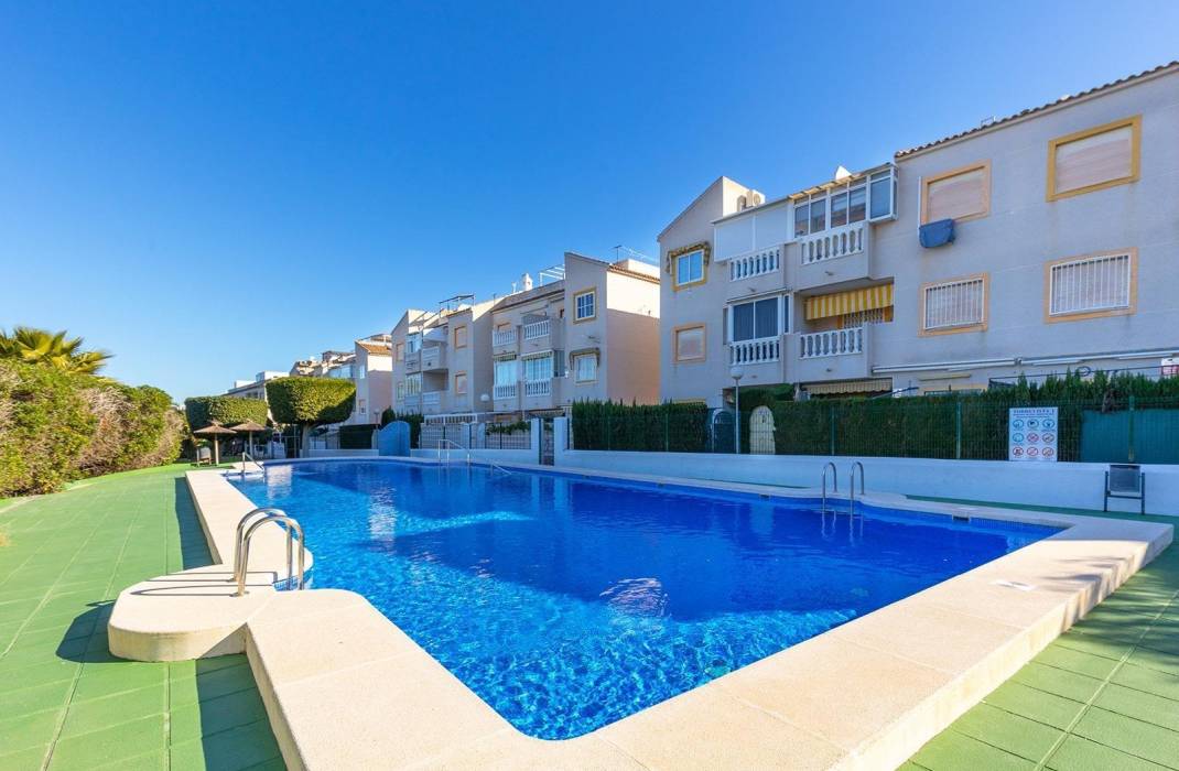 Resale - Apartment - Torrevieja - Parque Acuático - Sector 25