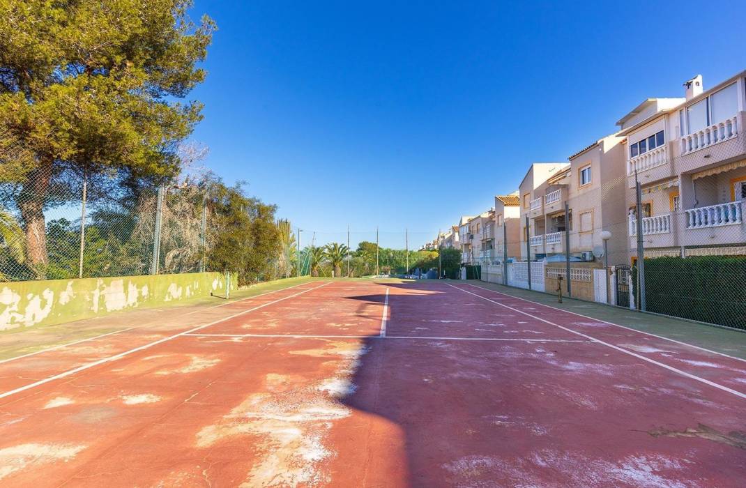 Resale - Apartment - Torrevieja - Parque Acuático - Sector 25