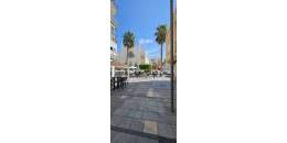 Resale - Apartment - Torrevieja - Paseo maritimo