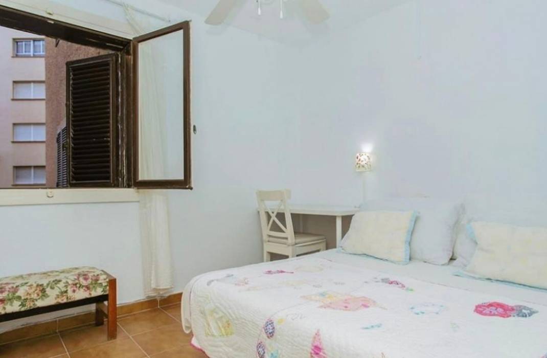 Resale - Apartment - Torrevieja - Playa de los locos