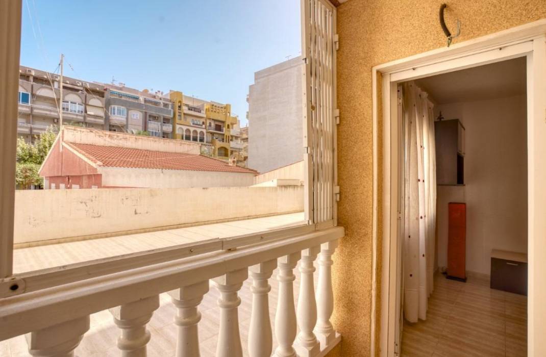 Resale - Apartment - Torrevieja - Playa de los locos