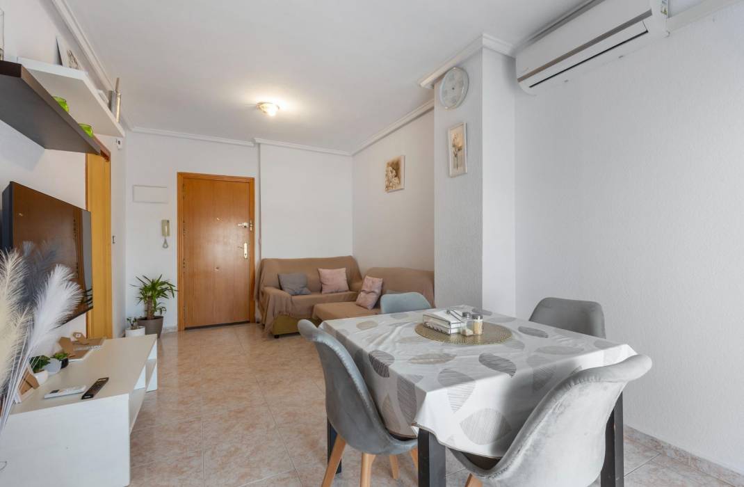 Resale - Apartment - Torrevieja - Playa de los locos