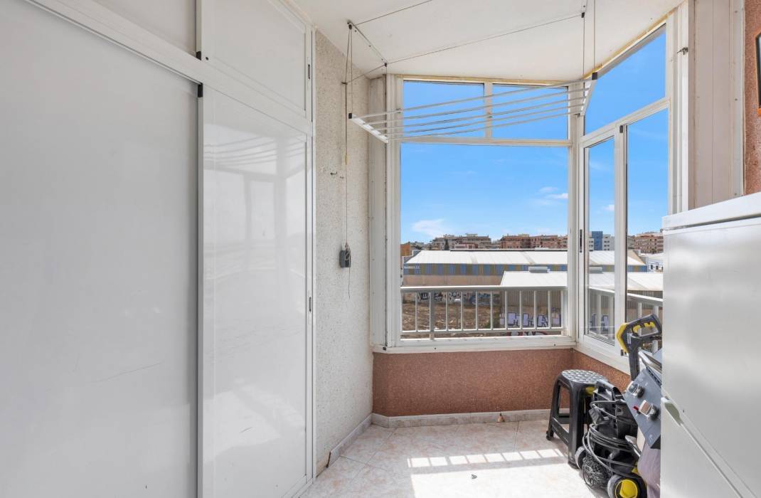 Resale - Apartment - Torrevieja - Playa de los locos