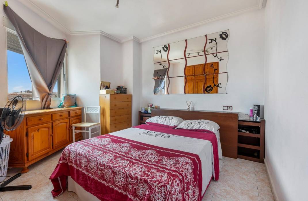 Resale - Apartment - Torrevieja - Playa de los locos