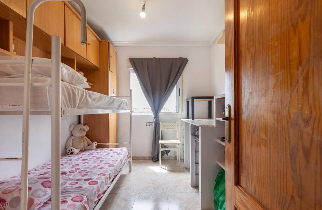 Resale - Apartment - Torrevieja - Playa de los locos