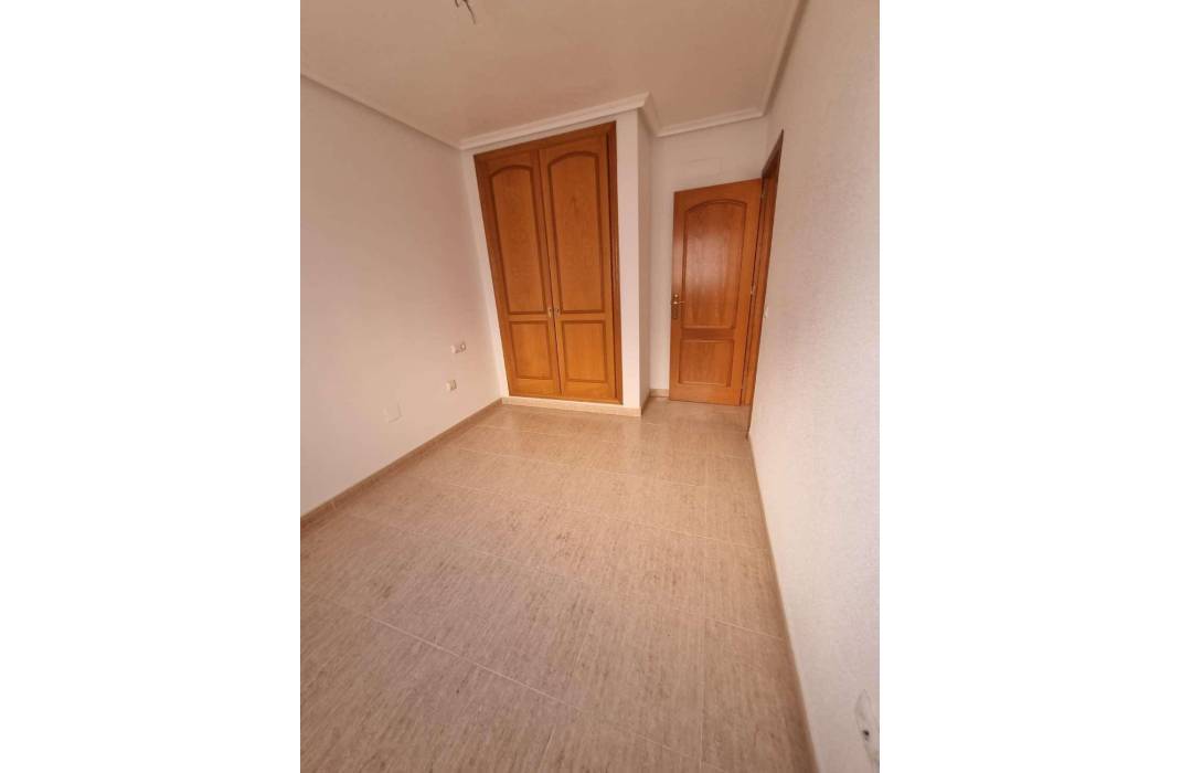 Resale - Apartment - Torrevieja - Playa de los locos