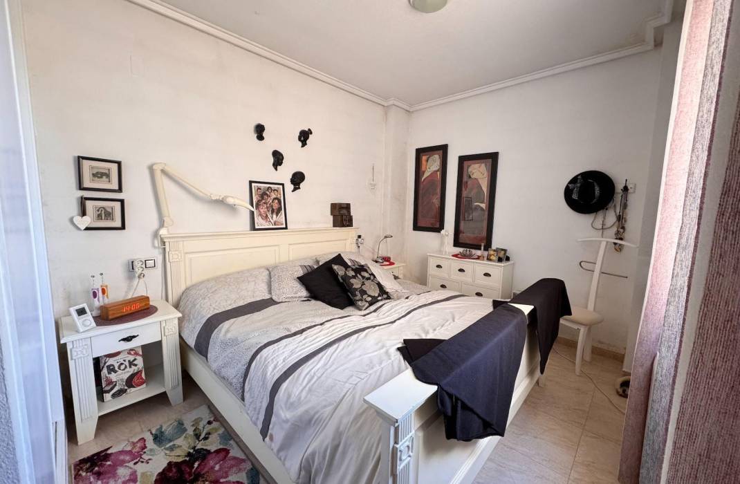 Resale - Apartment - Torrevieja - Playa de los locos