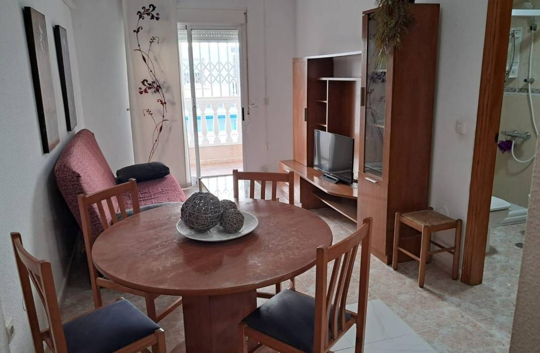 Resale - Apartment - Torrevieja - Playa de los locos