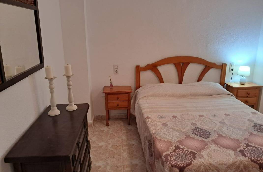 Resale - Apartment - Torrevieja - Playa de los locos